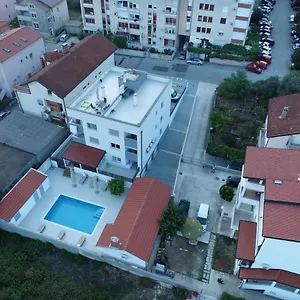 Apartman - Luxury With Private Pool, Zadar