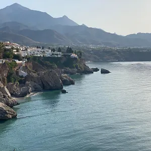 apartamento-terraza-al-mar-nerja.es-andalucia.com/