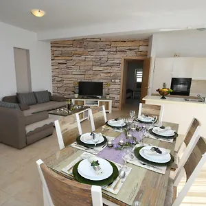 apartment-libra.primorje-gorskikotar.com/