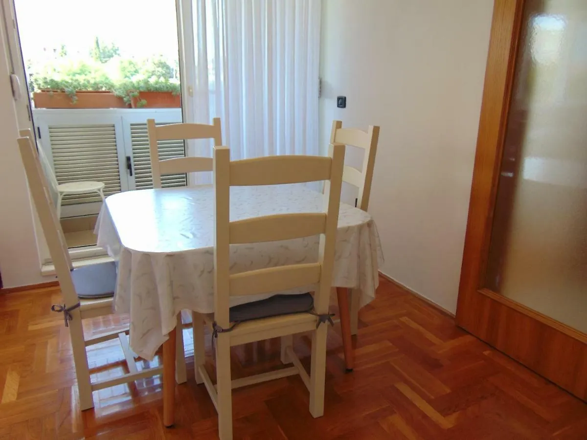 Appartamento Augusta Zara