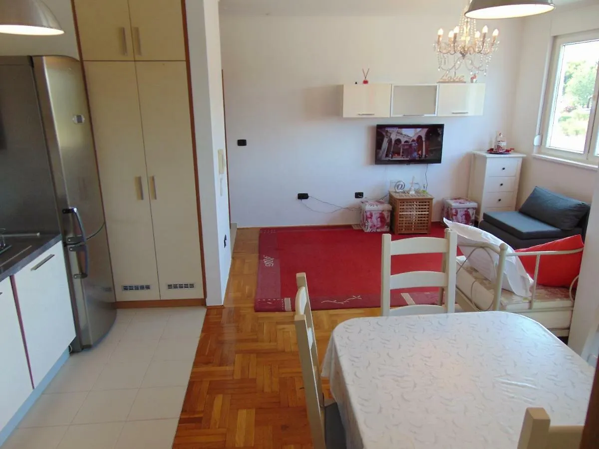 Appartamento Augusta Zara